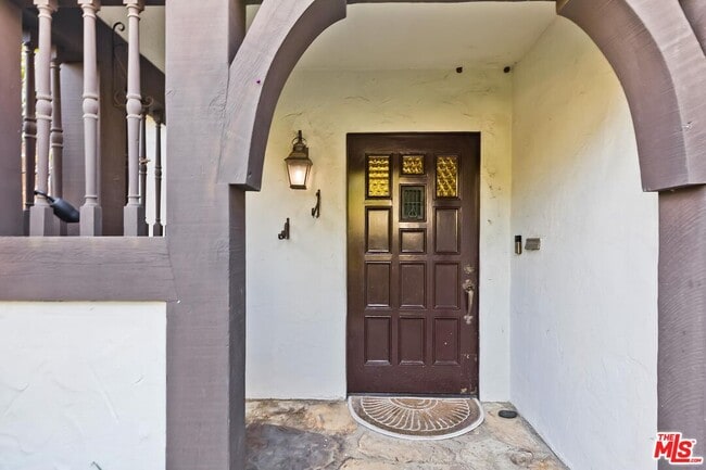 Building Photo - 201 Tavistock Ave