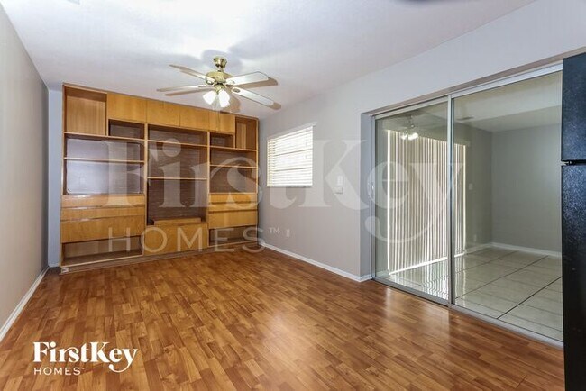 Foto del edificio - 6871 NW 12th St