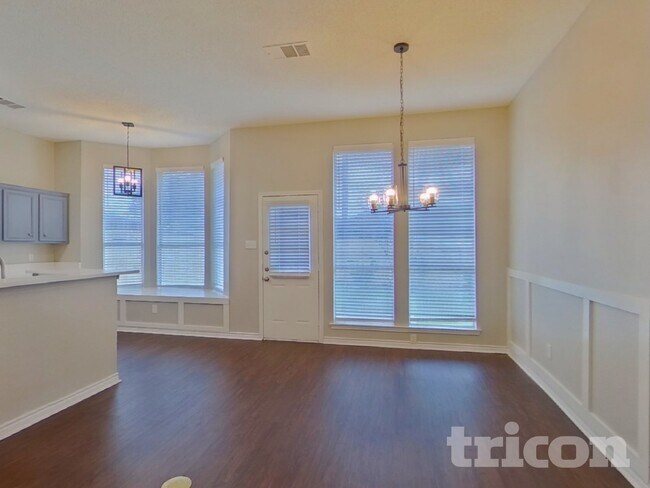 Foto del edificio - 6910 Montego Dr