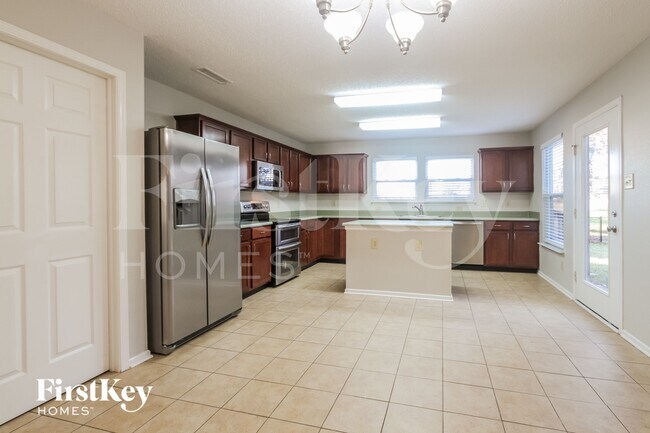 Building Photo - 12735 Howe Rd