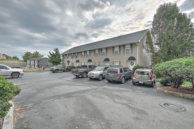 Building Photo - 24 Lake Village Ct