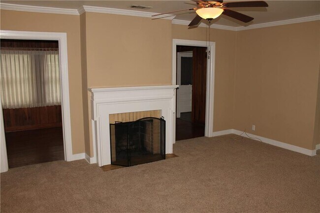 Building Photo - 2807 Dauphin St