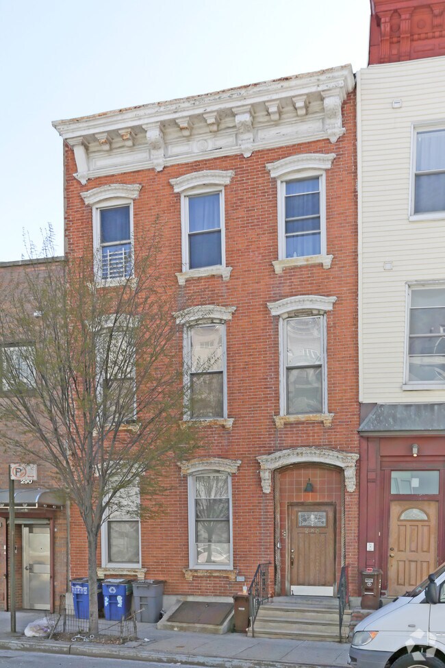Building Photo - 288 McGuinness Blvd