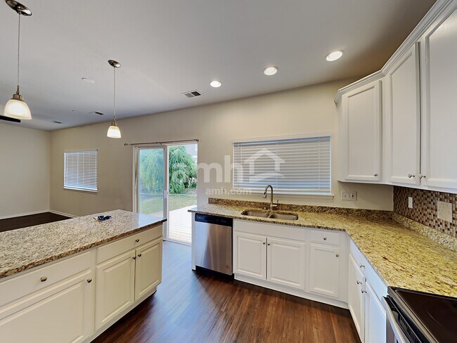 Foto del edificio - 15722 E 96th Way