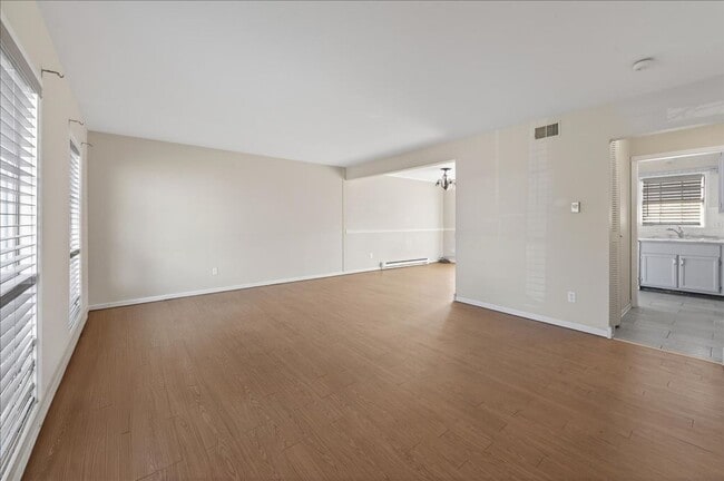 Photo - 717-717 Southfield Ct Apartment