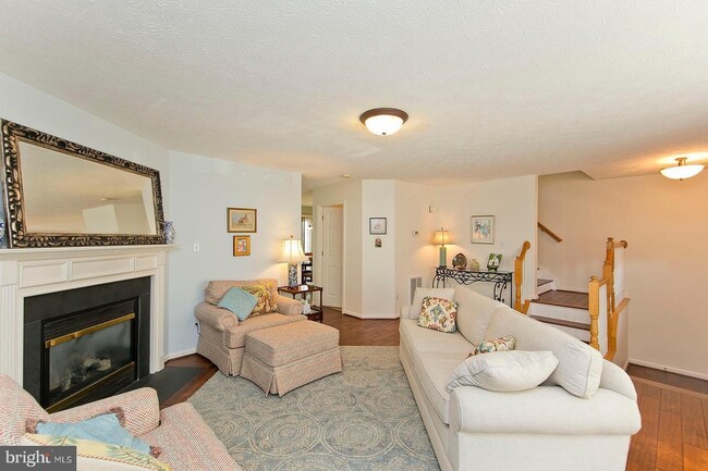 Foto del edificio - 2079 Honeysuckle Ln