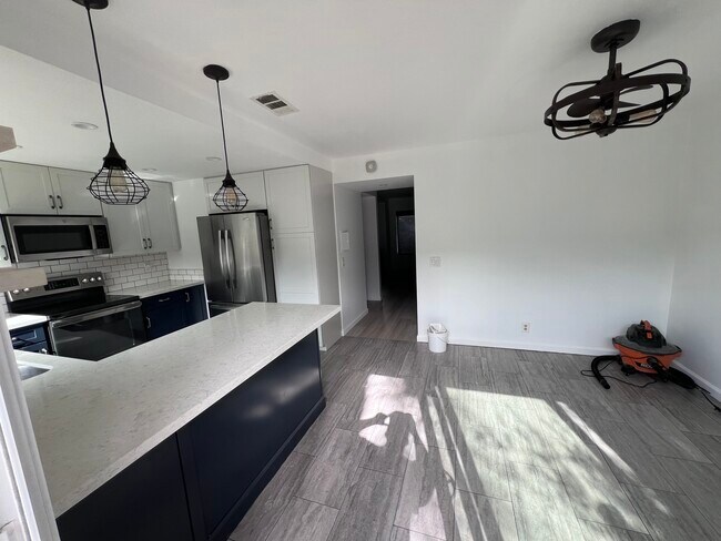 Building Photo - 449 Cannon Green Dr