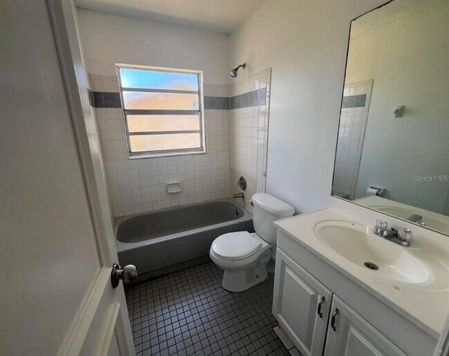 Foto del edificio - 1109 Woodman Way