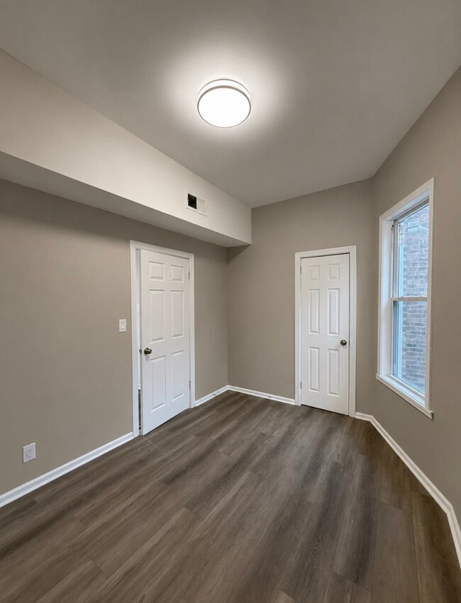 Building Photo - 7144 S Saint Lawrence Ave