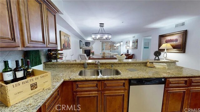 Foto del edificio - 4733 Elmwood Ave