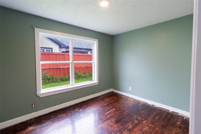 Building Photo - 809 Norell St