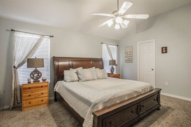 Building Photo - Beautiful Lorena ISD Home