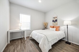 Building Photo - 6913 New York St