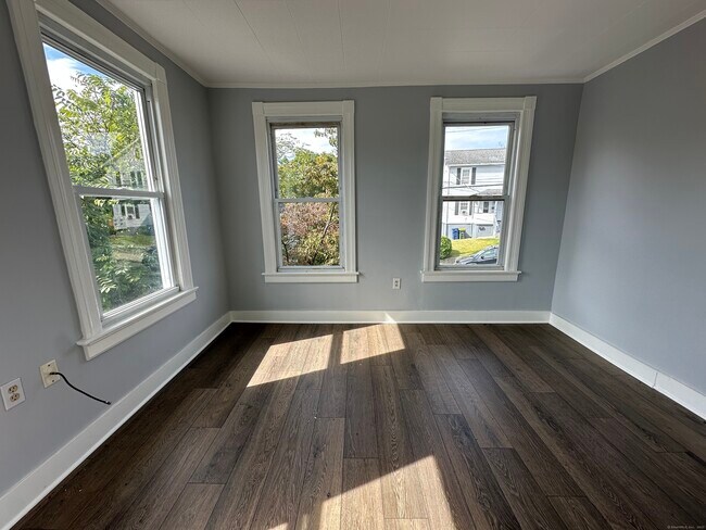 Building Photo - 12 Rockwood Ave
