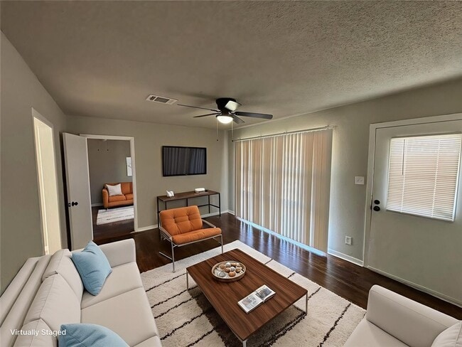 Foto del edificio - 4414 Botany Ln