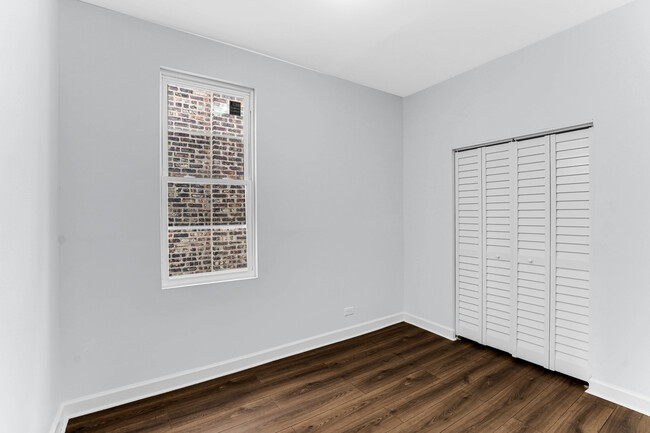 Building Photo - 4230 W 21st Pl