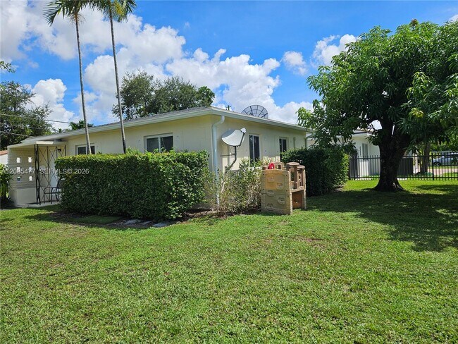 Building Photo - 145 SW 60th Ct