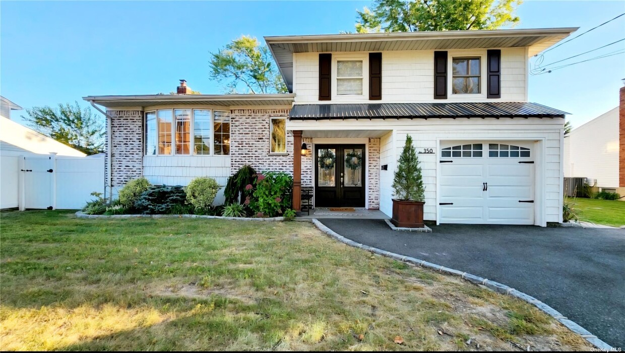 Primary Photo - 350 Linden St