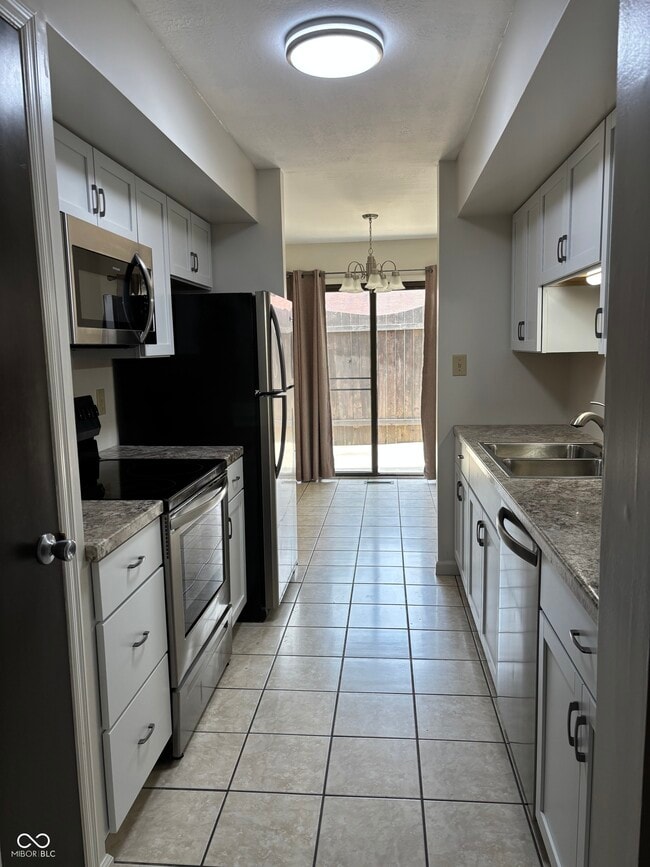 Building Photo - 665 Ironwood Dr
