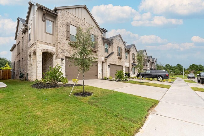 Foto del edificio - 6522 Bramble Cv Ln