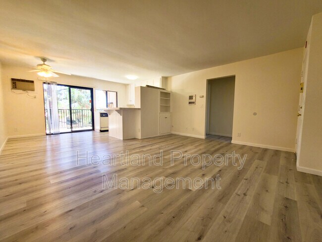 Foto del edificio - 7858 Cowles Mountain Ct