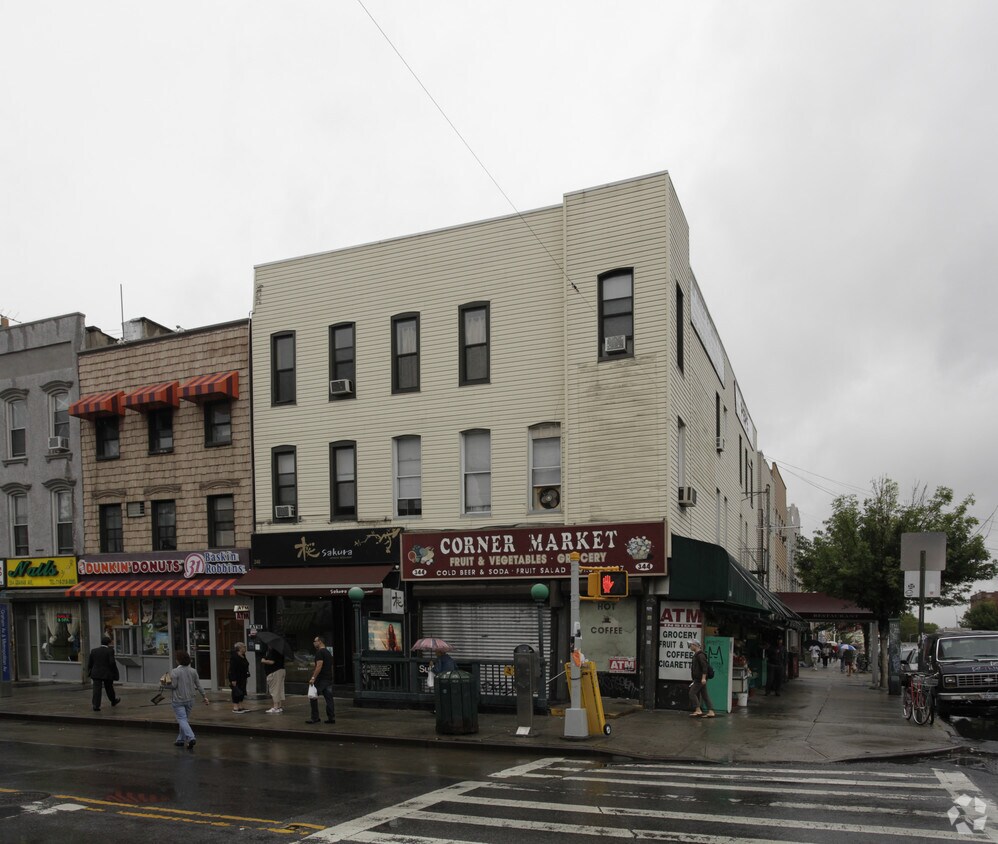 Primary Photo - 344-346 Graham Ave