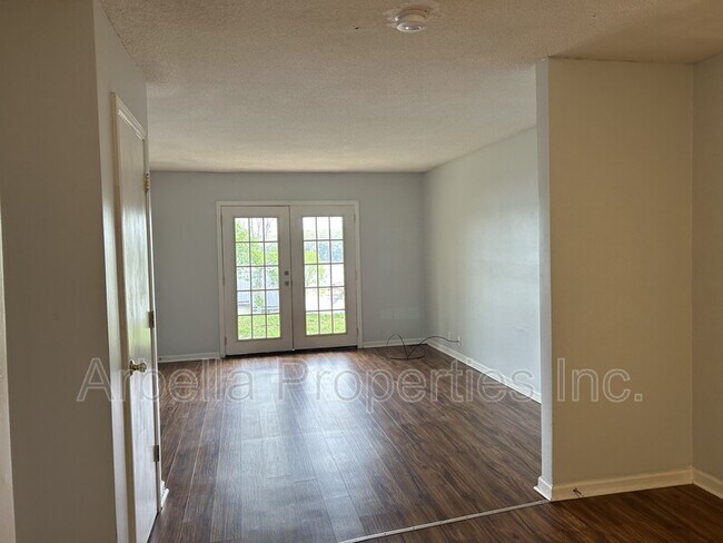Building Photo - 103 Angeline Dr