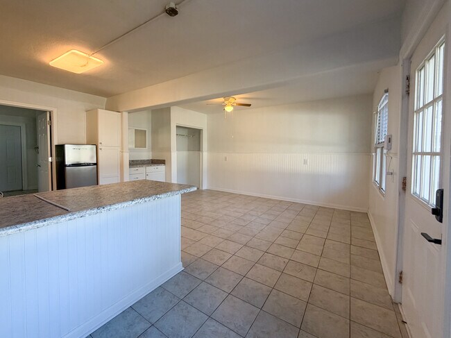 Foto del edificio - Palomar Dr