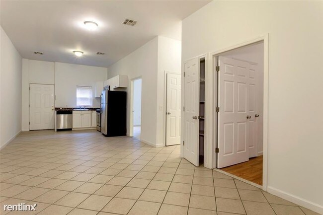 Building Photo - 2 br, 1 bath Apartment - 413 Palisade Ave