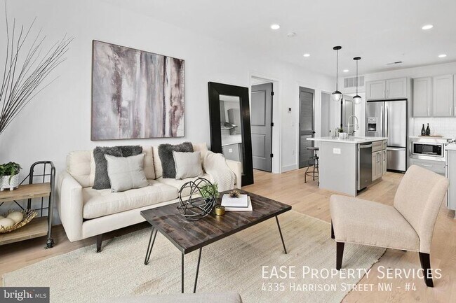 Foto del edificio - 4335 Harrison St NW