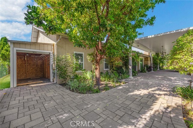 Foto del edificio - 6042 Foxfield Ln