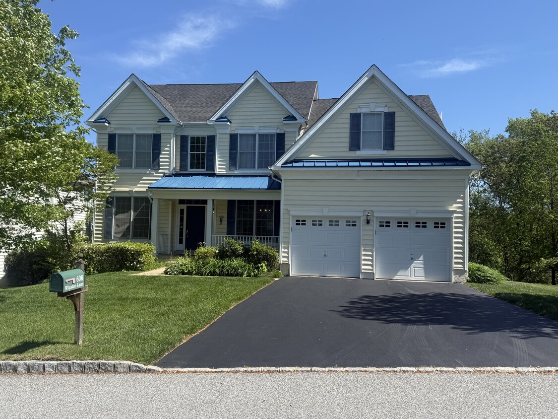 Primary Photo - 606 Winston Ln