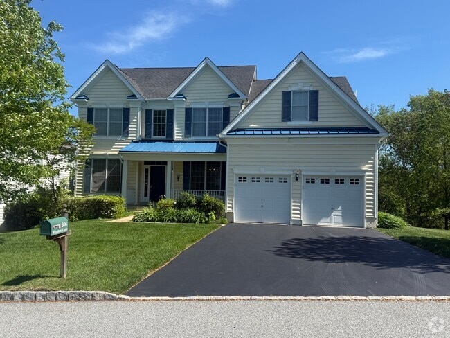 Building Photo - 606 Winston Ln