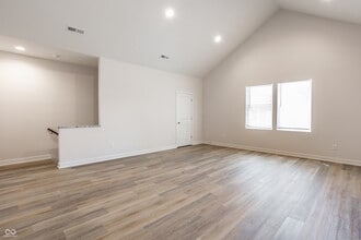 Building Photo - 728 Parkway Ave