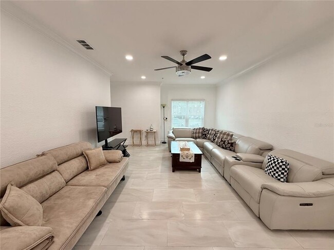 Building Photo - 16303 Enclave Village Dr