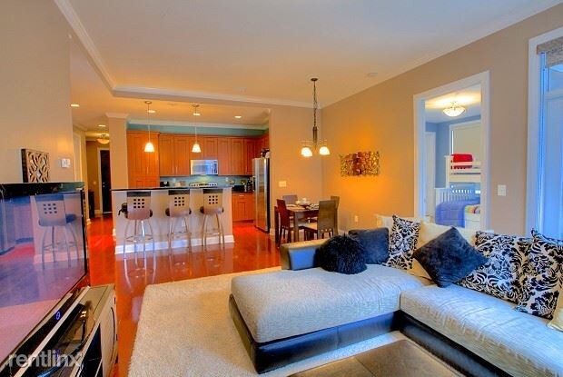 Building Photo - 2 br, 2 bath - 230 S Tryon St # 12