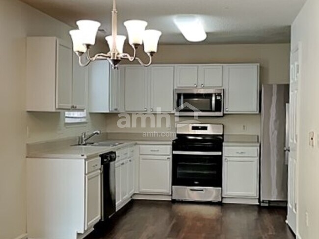 Foto del edificio - 4104 Hunters Trail Dr