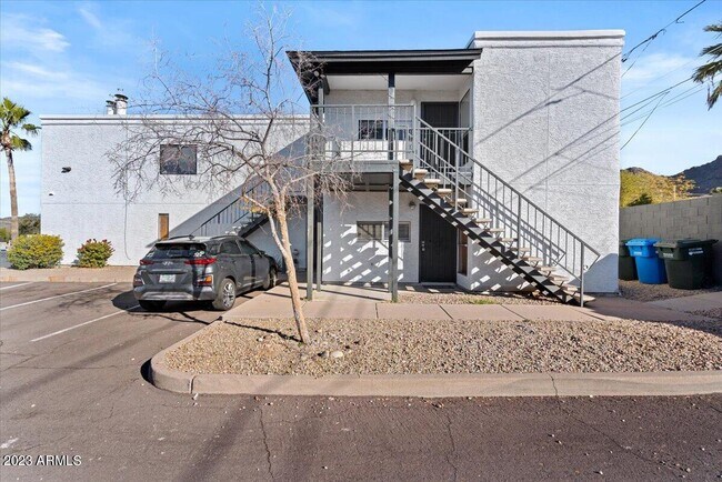 Building Photo - 9621 N 16th St