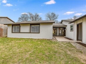 Building Photo - 9405 Quail Meadow Dr