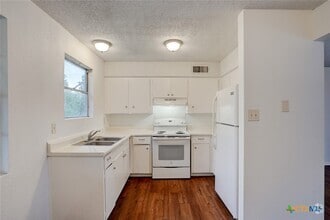 Building Photo - 748 Old Martindale Rd