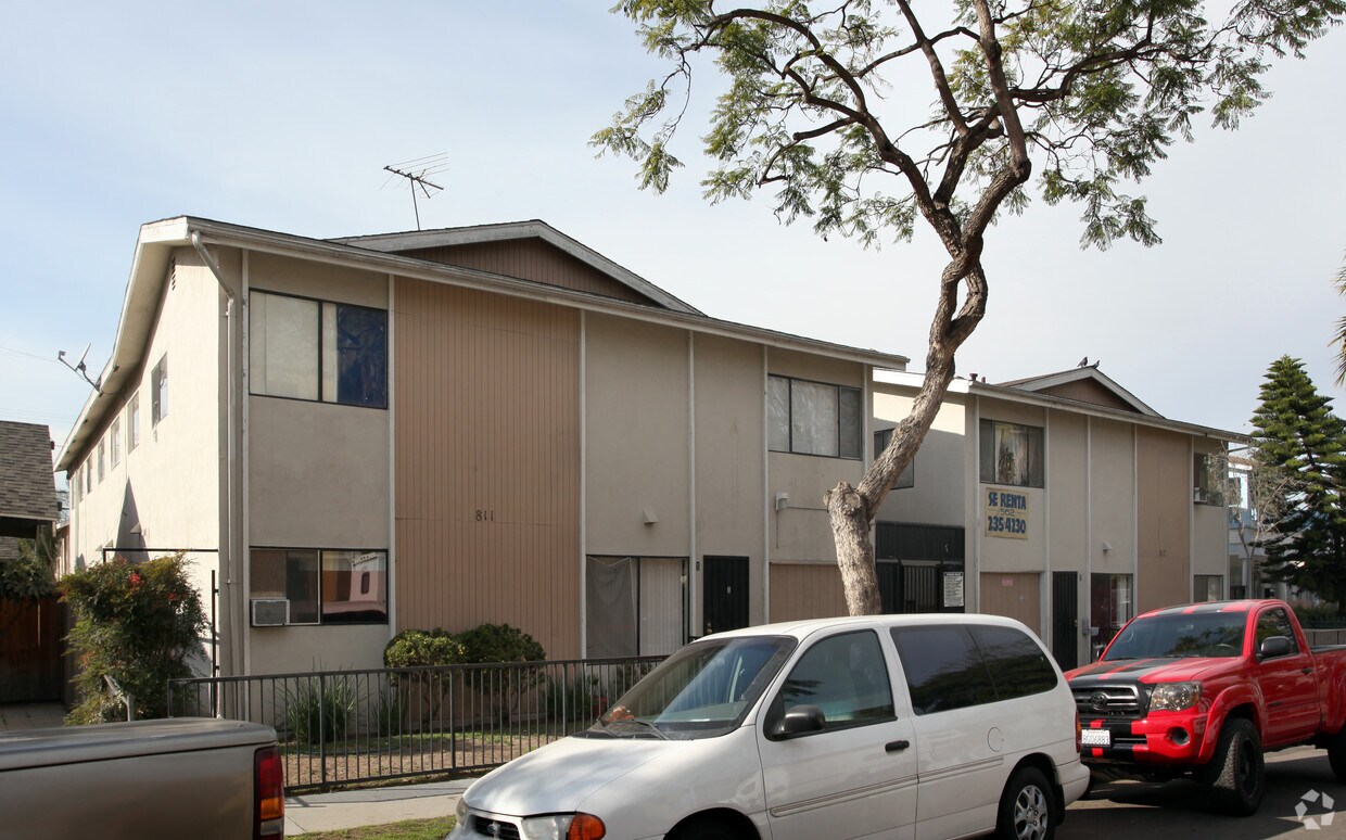 Building Photo - 811-817 Rose Ave