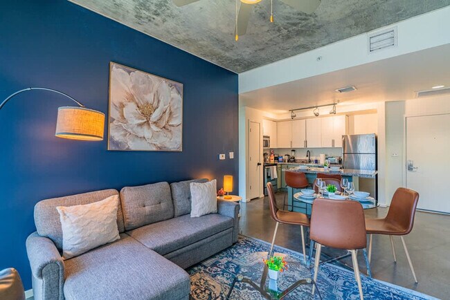 Building Photo - 333 E Roosevelt St