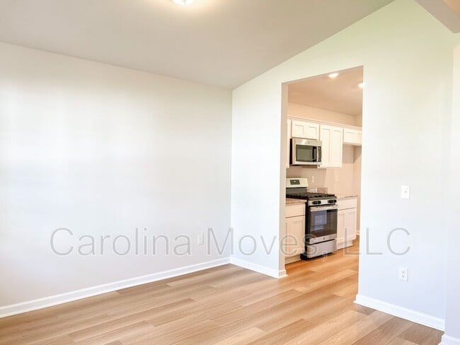 Building Photo - 121 Braxton Dr