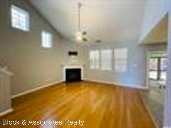Building Photo - 3 br, 2.5 bath House - 6225 Saybrooke Dr