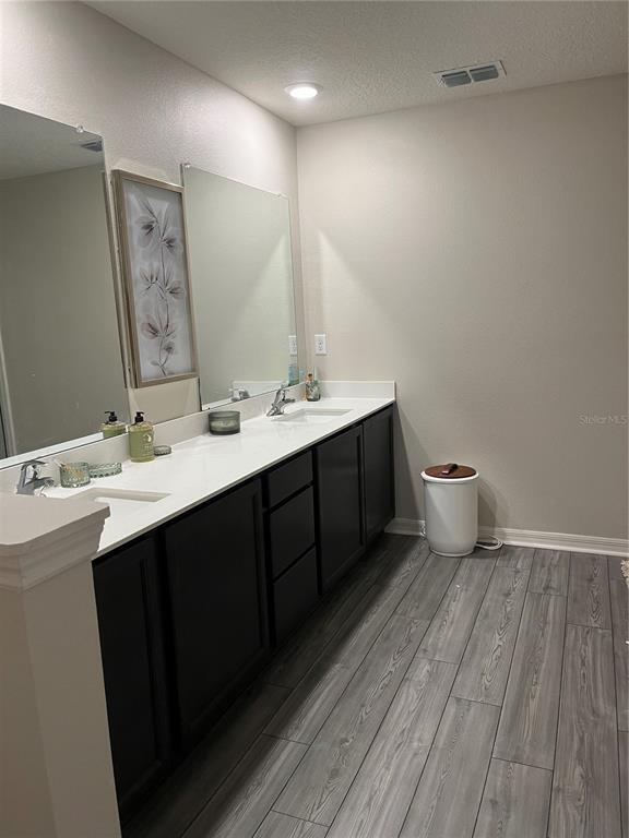 Foto del edificio - 1635 Wynford Cir