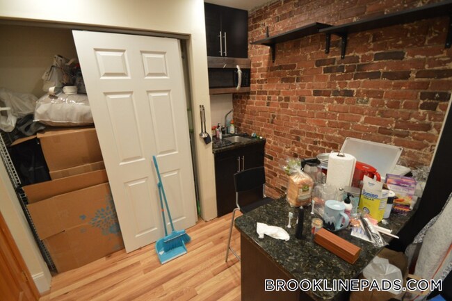 Foto del edificio - 1689 Beacon St