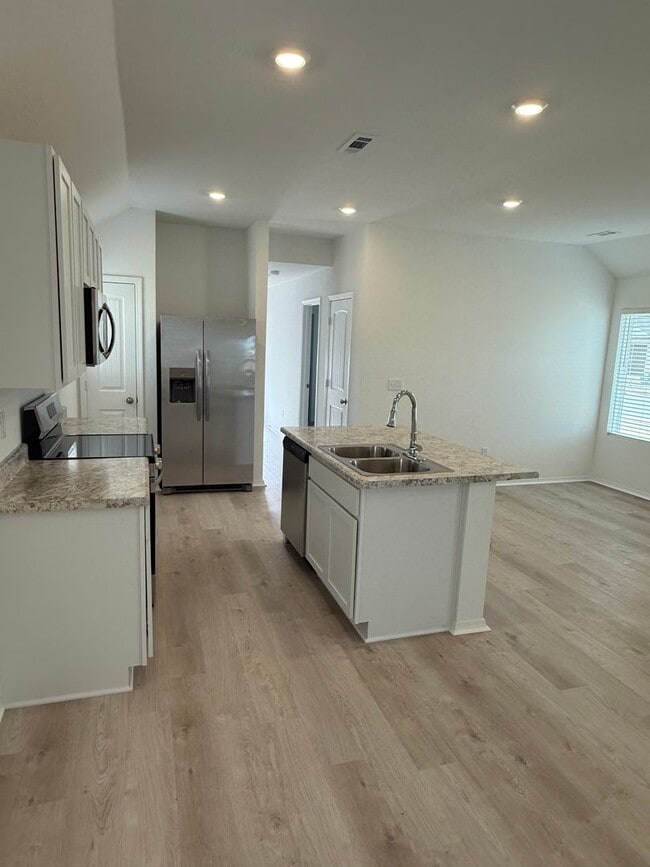 Building Photo - BRAND NEW 2 Bed 2 Bath in Maumelle