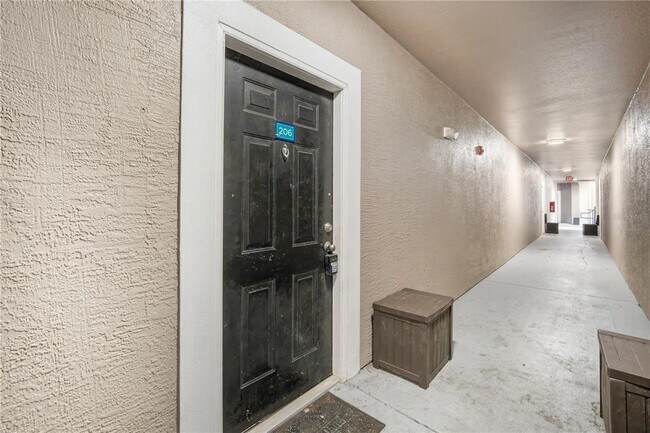 Building Photo - 9301 Crescent Loop Cir
