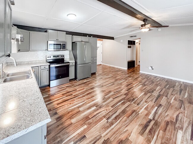 Foto del edificio - 7600 Pheasant Path Dr