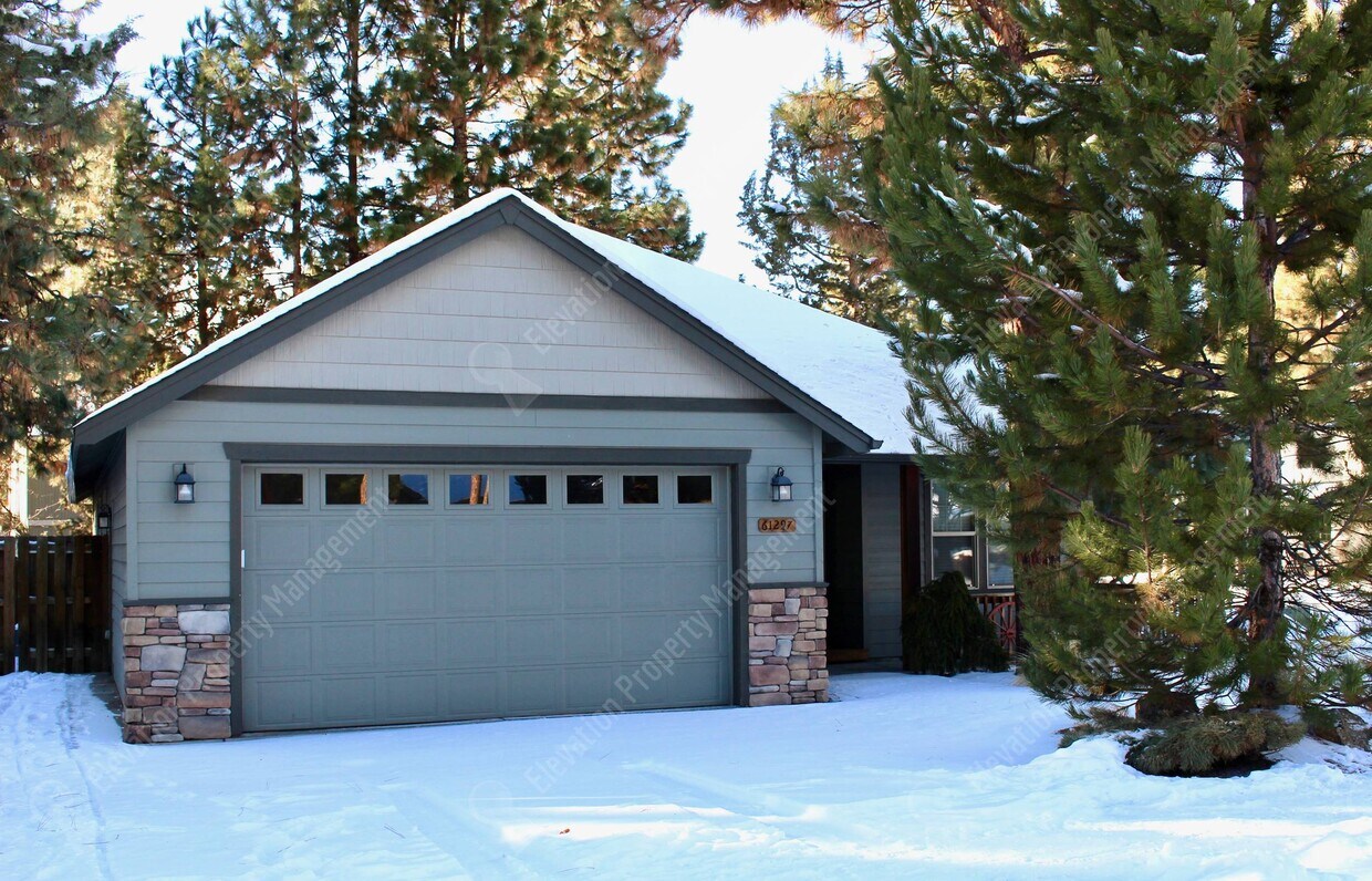 Primary Photo - 61297 Columbine Ln